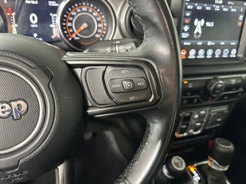 Used 2021 Jeep Gladiator Sport image 16