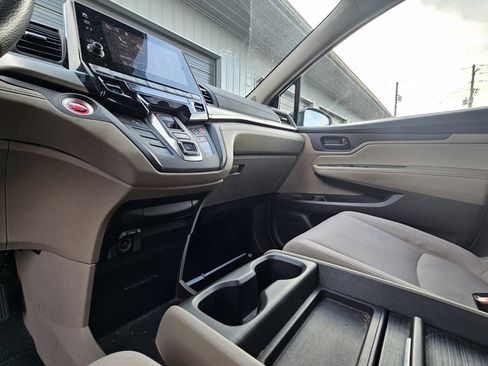 Used 2018 Honda Odyssey EX image 14