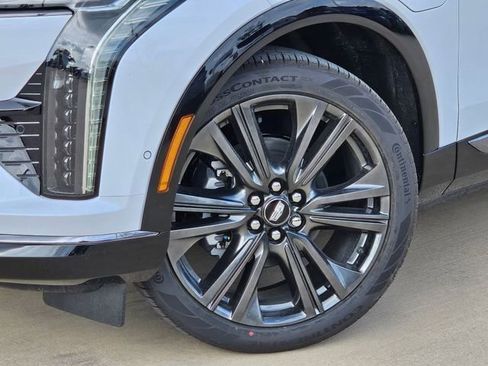 New 2026 Cadillac Optiq Sport 2 w/ LPO, Floor Liner Package image 7