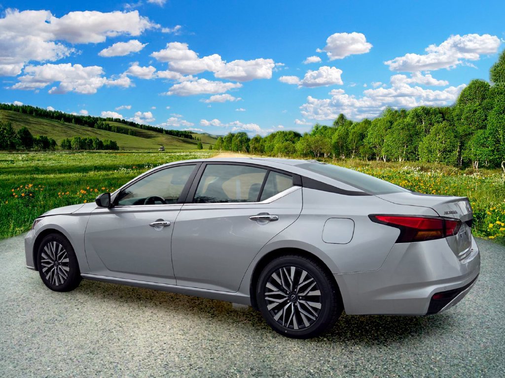 Used 2024 Nissan Altima 2.5 SV FWD image 4