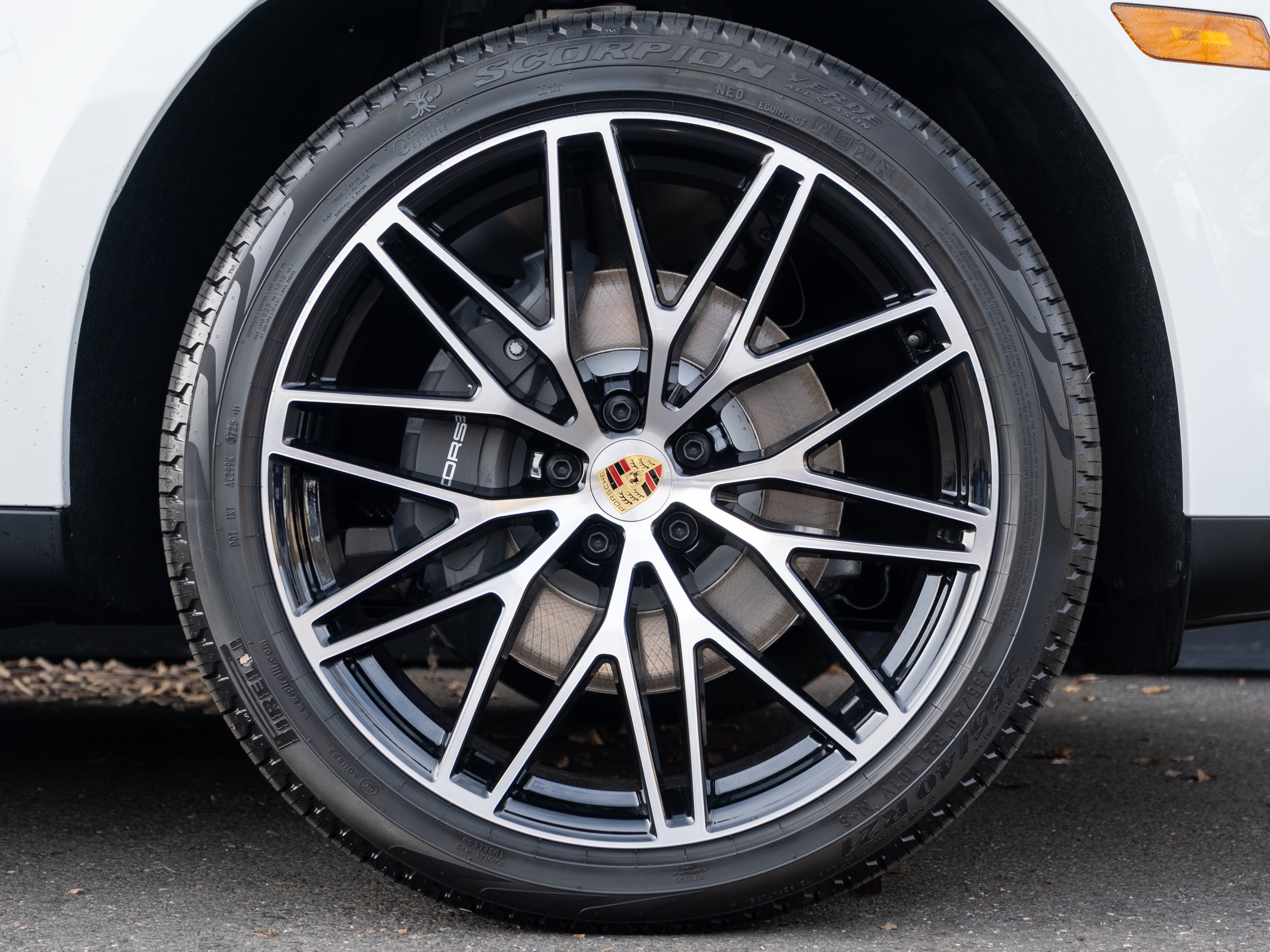 Certified 2026 Porsche Macan AWD/4WD image 15