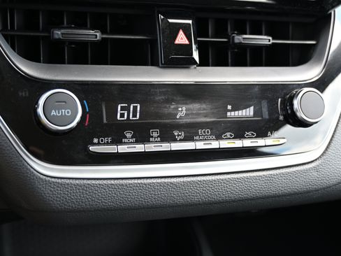 Used 2025 Toyota Corolla LE FWD image 22