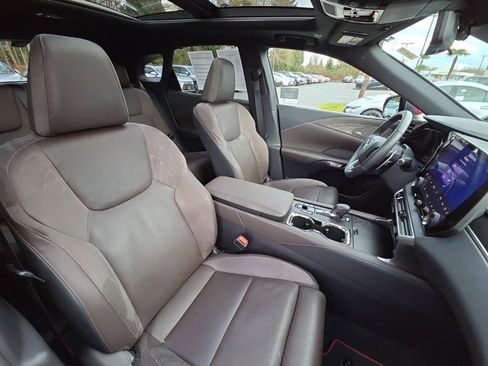 Certified 2025 Lexus RX 350 AWD w/ Convenience Package image 21