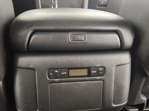 Used 2023 Nissan Armada SV image 21