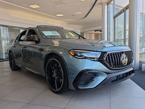 New 2026 Mercedes-Benz E 53 AMG e 4MATIC Sedan image 5