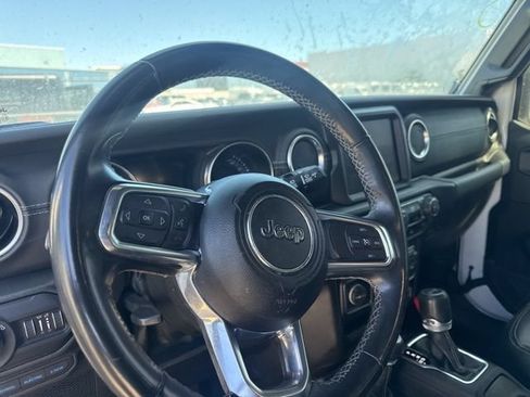 Used 2022 Jeep Wrangler Unlimited Sahara AWD/4WD image 10