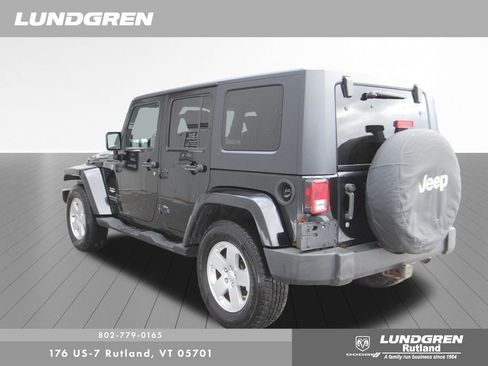 Used 2007 Jeep Wrangler Unlimited Sahara w/ Dual Top Group image 37