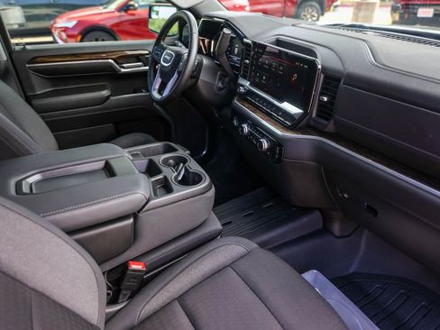 Used 2024 GMC Sierra 1500 Elevation image 31