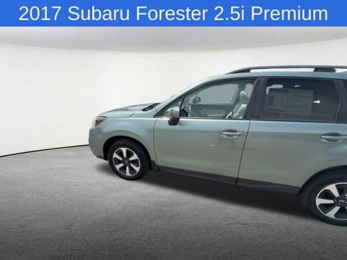 Used 2017 Subaru Forester 2.5i Premium w/ All-Weather Package AWD/4WD image 4