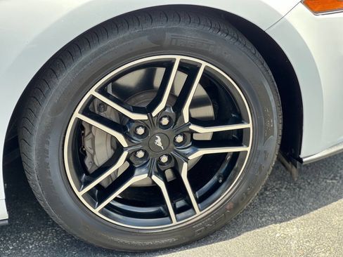 Used 2018 Ford Mustang GT RWD image 13