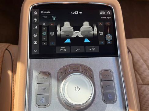 Used 2023 Genesis G90 3.5T AWD/4WD image 31