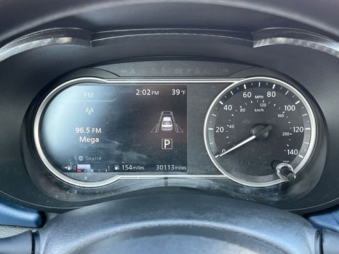 Used 2025 Nissan Versa SV image 36