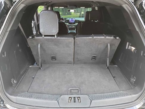 Used 2020 Ford Explorer XLT w/ Equipment Group 202A image 31