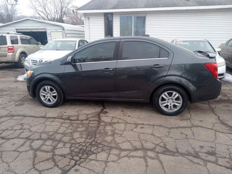 Used 2016 Chevrolet Sonic LT FWD image 3