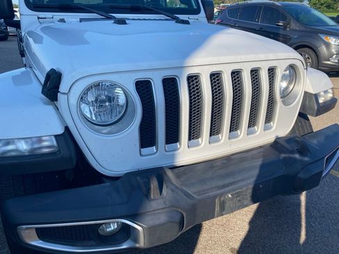 Used 2020 Jeep Wrangler Unlimited Sahara AWD/4WD image 4