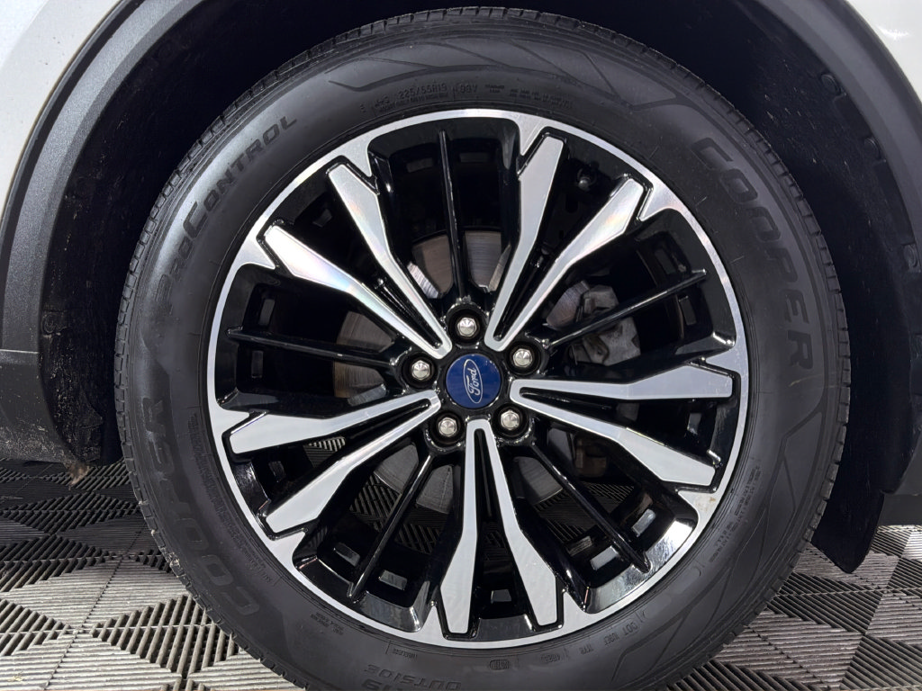 Used 2022 Ford Escape SE w/ SE Sport Appearance Package FWD image 38