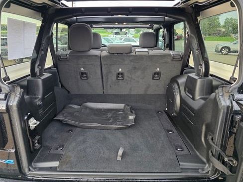 Used 2023 Jeep Wrangler Unlimited w/ Sun & Screen Package AWD/4WD image 11