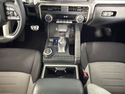 Used 2025 Toyota Tacoma TRD Sport image 17