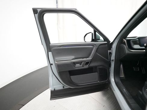 Used 2022 Rivian R1T Adventure image 16