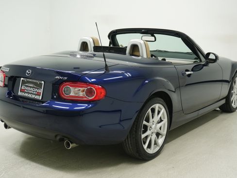 Used 2011 MAZDA MX-5 Miata Grand Touring RWD image 9
