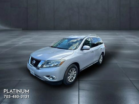 Used 2015 Nissan Pathfinder SV w/ Cargo Package AWD/4WD image 5