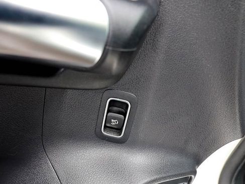 Used 2021 Mercedes-Benz GLA 250 GLA 250 image 39