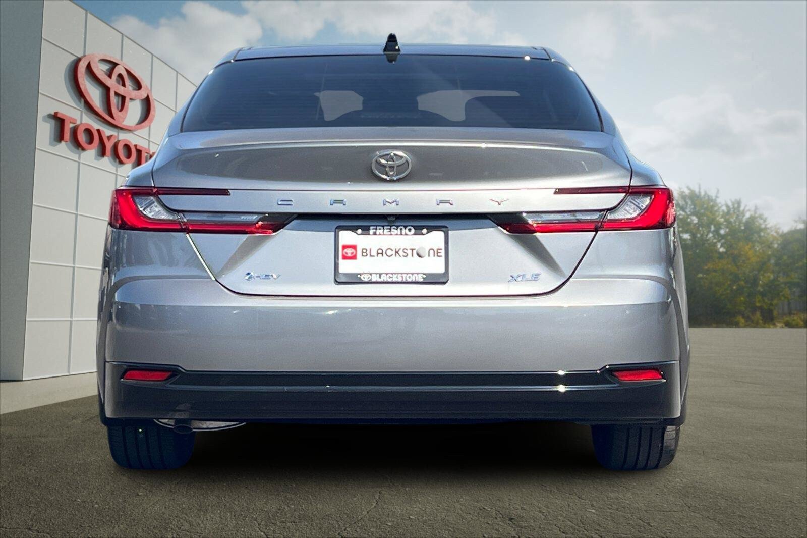 Used 2026 Toyota Camry XLE w/ Premium Package FWD image 4