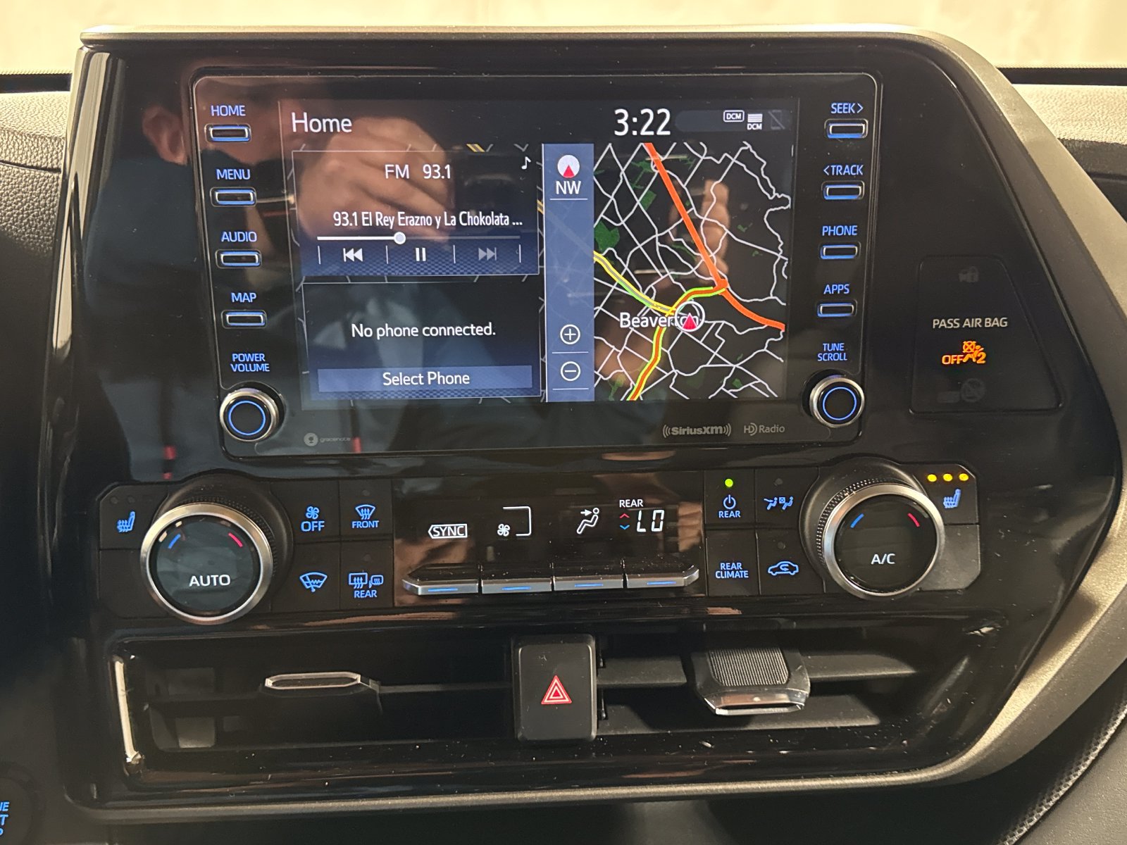 Used 2021 Toyota Highlander XLE AWD/4WD image 21