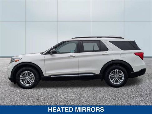 Used 2022 Ford Explorer XLT RWD image 2