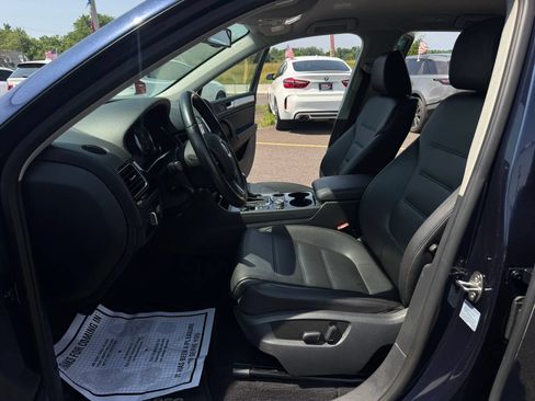 Used 2014 Volkswagen Touareg Sport AWD/4WD image 14
