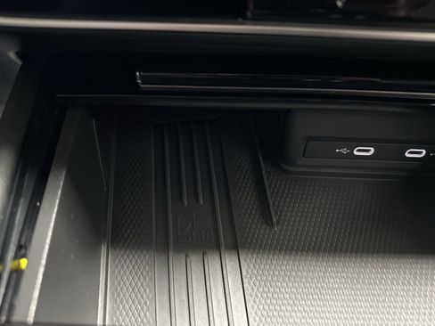 Certified 2025 Volkswagen Atlas Peak Edition SE image 66