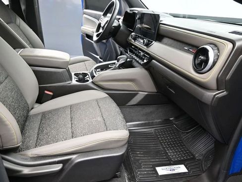 Used 2024 Chevrolet Colorado ZR2 w/ Technology Package image 23