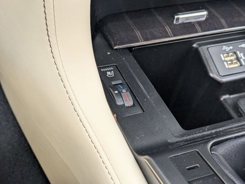 Used 2023 Lexus GX 460 Premium image 17