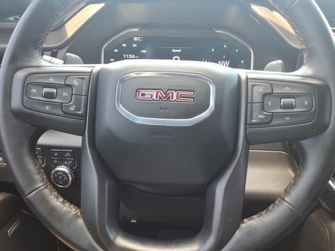 Used 2024 GMC Sierra 1500 AT4 w/ Technology Package AWD/4WD image 27