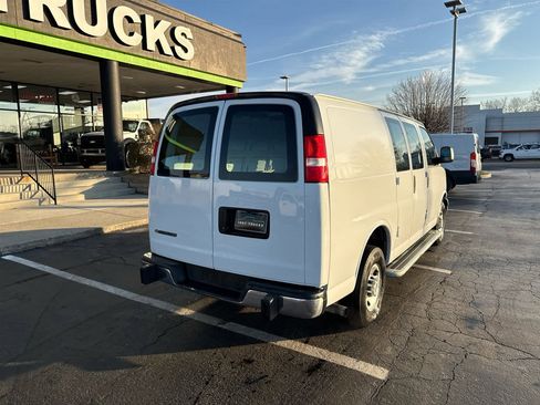 Used 2024 Chevrolet Express 2500 w/ Driver Convenience Package image 8