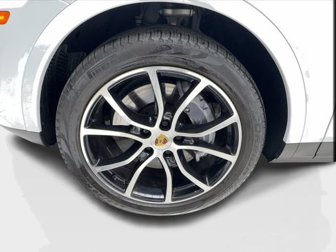 Used 2021 Porsche Cayenne Coupe AWD/4WD image 12