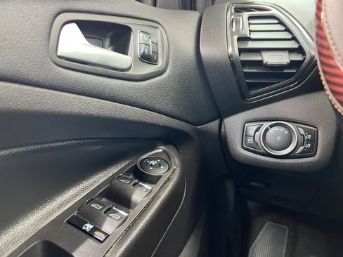 Used 2016 Ford Escape Titanium image 18