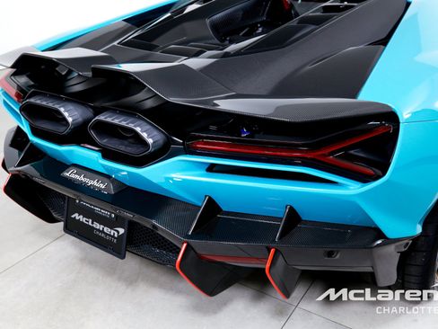 Used 2025 Lamborghini Revuelto AWD/4WD image 36