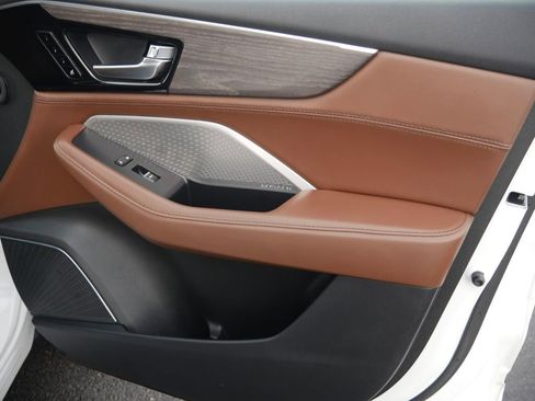 Used 2023 Acura MDX SH-AWD w/ Advance Package image 26