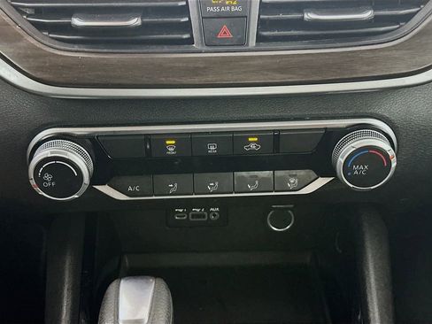 Used 2024 Nissan Altima 2.5 SV image 18