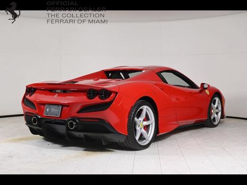 Certified 2022 Ferrari F8 Tributo RWD image 9