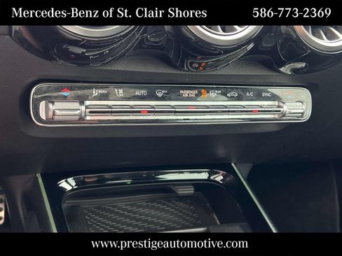 Used 2021 Mercedes-Benz GLB 35 AMG 4MATIC image 24