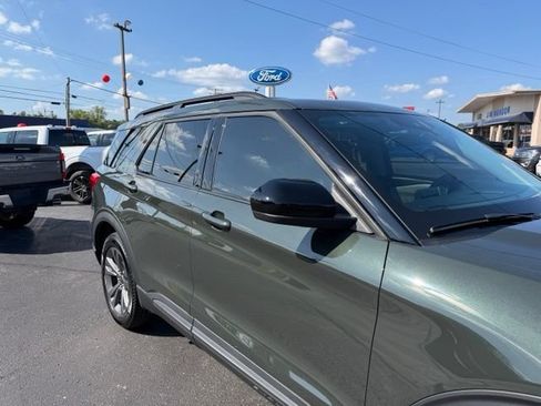 Used 2024 Ford Explorer XLT w/ Equipment Group 202A AWD/4WD image 9