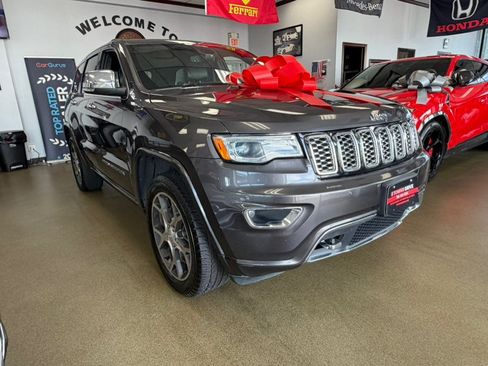 Used 2020 Jeep Grand Cherokee Overland AWD/4WD image 4