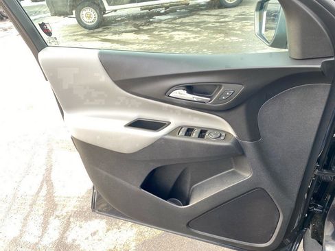 Used 2022 Chevrolet Equinox LS w/ LS Convenience Package image 21