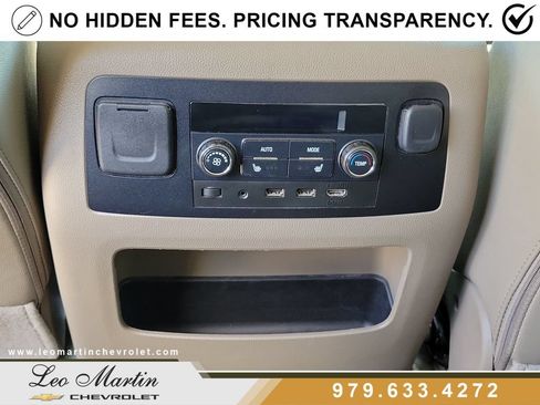 Used 2017 Chevrolet Suburban Premier RWD image 14