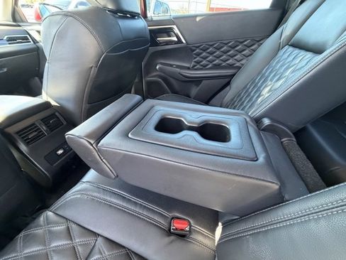 Used 2022 Mitsubishi Outlander SEL image 18