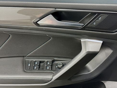 Used 2022 Volkswagen Tiguan SE image 15