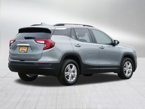 Used 2024 GMC Terrain SLE w/ Driver Convenience Package AWD/4WD image 7