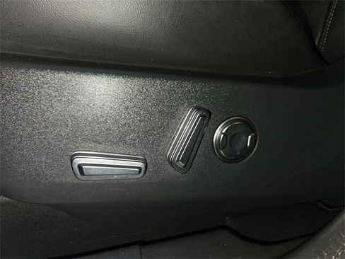 Used 2024 Lincoln Nautilus Premier w/ Equipment Group 102A image 12